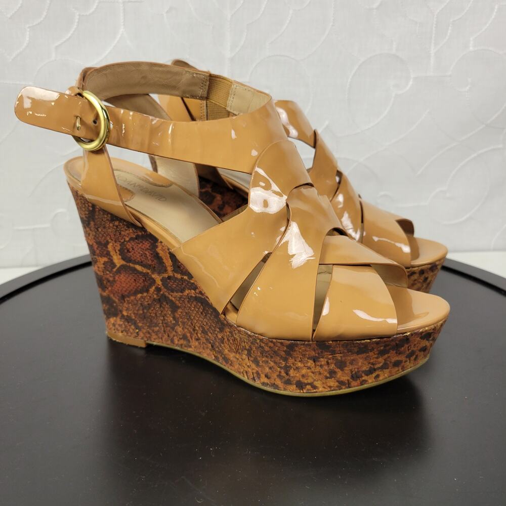 Joan & David Daisleen Womens Sandals Size 7.5 Tan Patent Leather Snakeskin Wedge